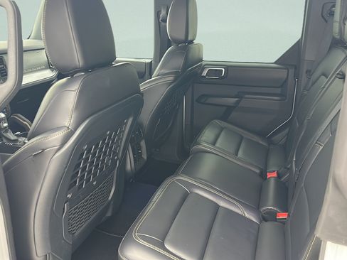 Used 2025 Ford Bronco Badlands AWD/4WD image 10