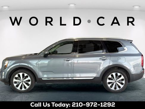 Used 2022 Kia Telluride EX w/ EX Premium Package FWD image 12