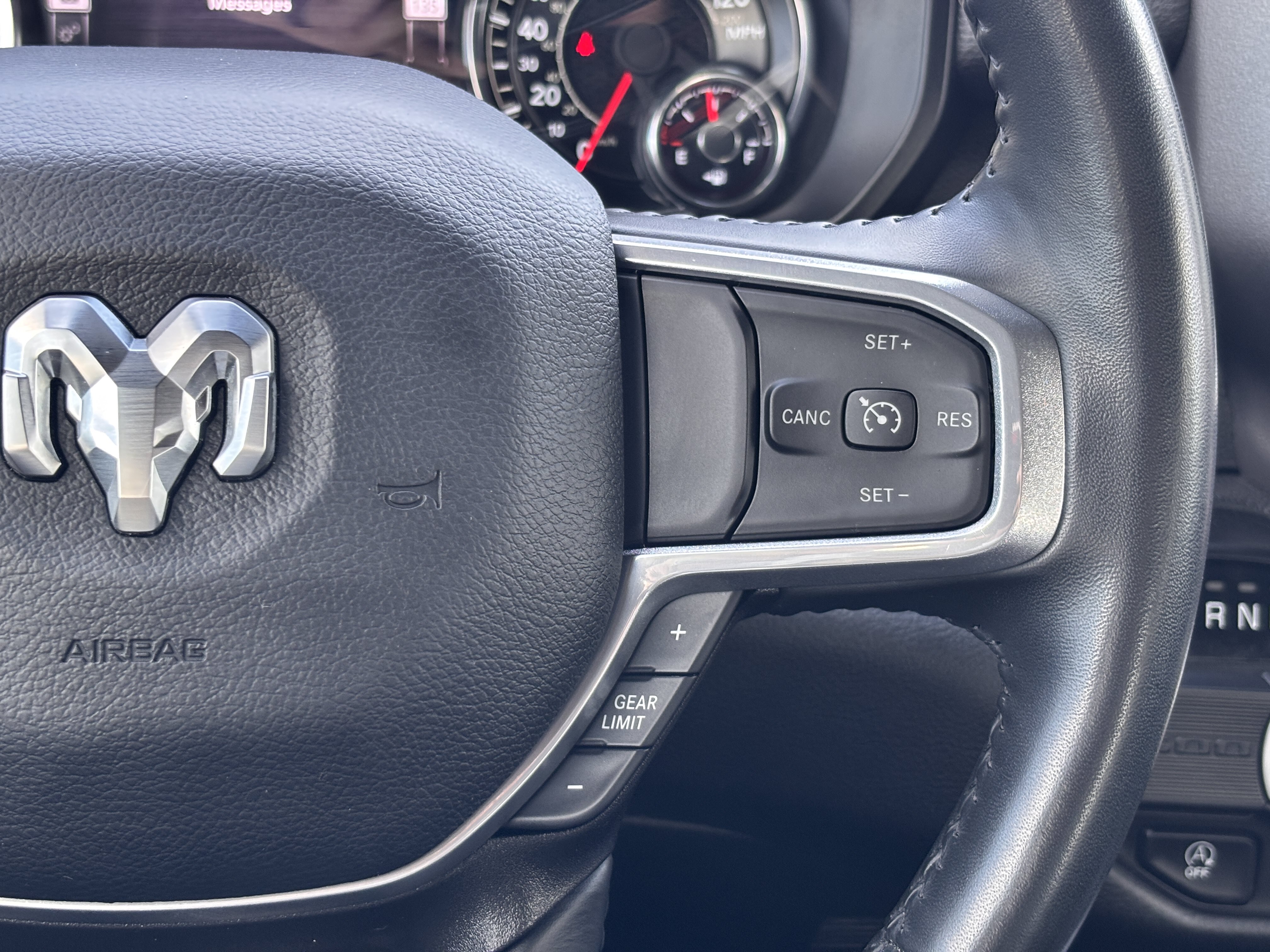 Used 2023 RAM 1500 Laramie RWD image 33