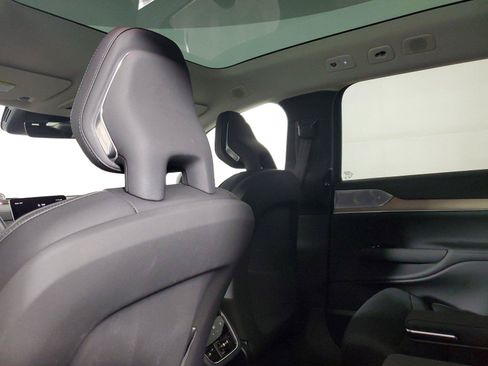 Used 2025 Volvo EX90 Ultra AWD/4WD image 13