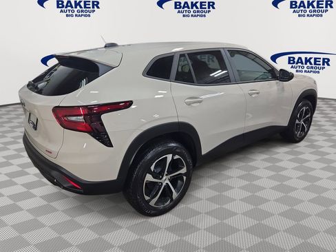 New 2026 Chevrolet Trax RS w/ Sunroof Package image 6