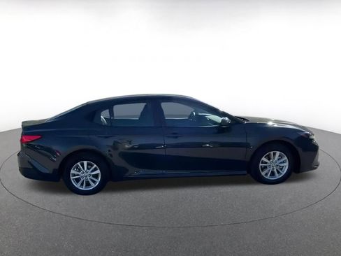 Used 2025 Toyota Camry LE image 12