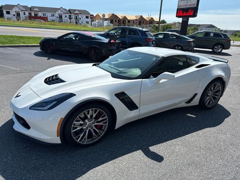 Used 2015 Chevrolet Corvette Z06 RWD image 11