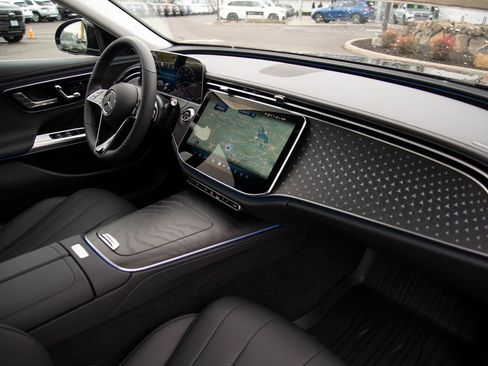 New 2026 Mercedes-Benz E 350 4MATIC Sedan image 18