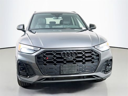 Used 2022 Audi SQ5 Premium Plus w/ Premium Plus Package image 2