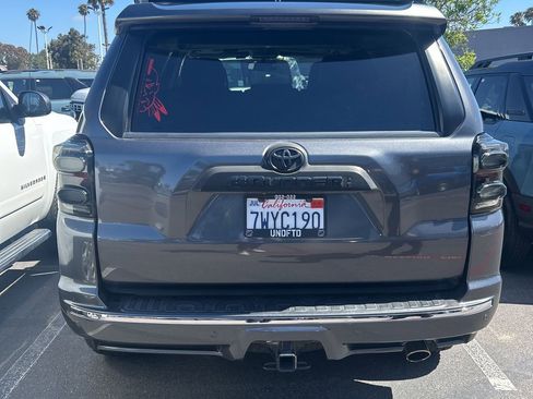 Used 2017 Toyota 4Runner Limited AWD/4WD image 5