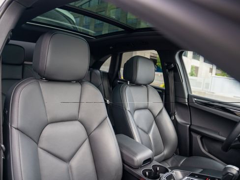 Certified 2023 Porsche Macan Turbo AWD/4WD image 26