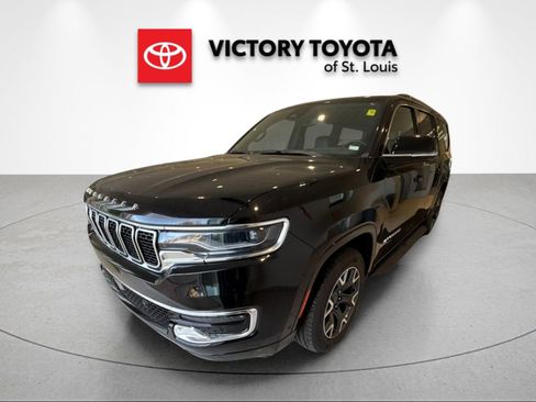 Used 2024 Jeep Wagoneer L Series III w/ Flexible Seating Group image 7