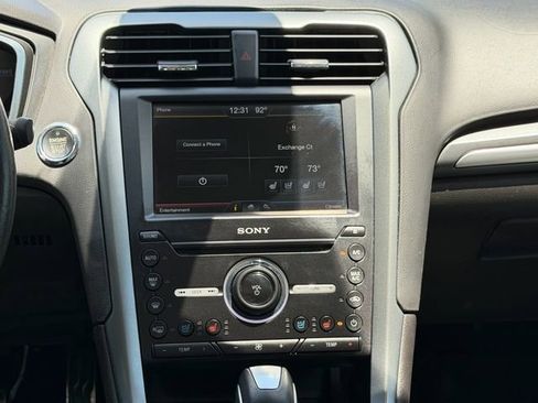 Used 2016 Ford Fusion Titanium FWD image 18