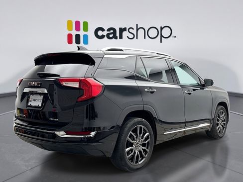 Used 2023 GMC Terrain Denali w/ Black Diamond Edition image 5
