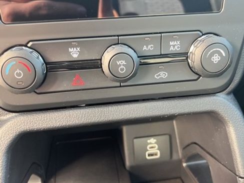 Used 2024 Ford Ranger XL w/ Trailer Tow Package image 19