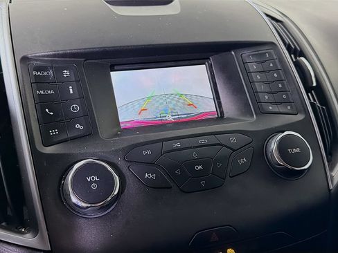 Used 2019 Ford Edge SE FWD image 16