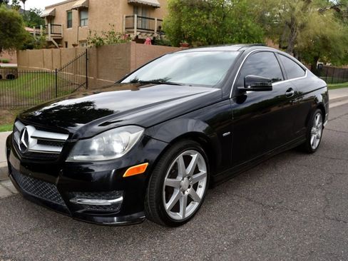 Used 2012 Mercedes-Benz C 250 Coupe image 3