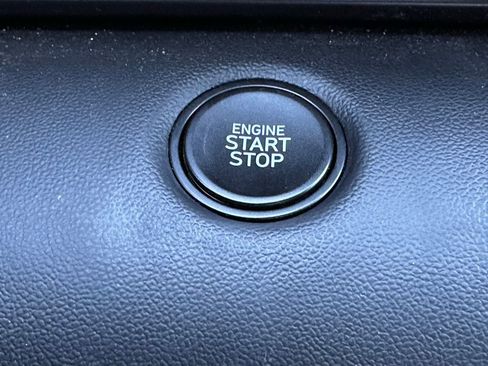 Used 2025 Hyundai Elantra Sport image 25