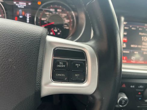 Used 2014 Dodge Charger SXT image 19