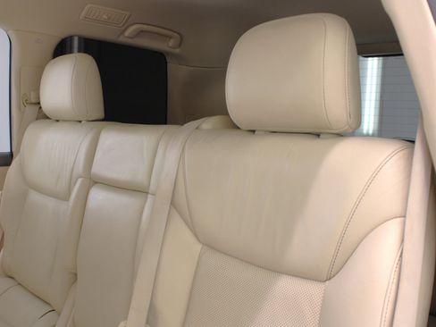 Used 2014 Lexus LX 570 4WD image 36