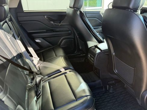 Used 2024 Lincoln Corsair AWD image 15