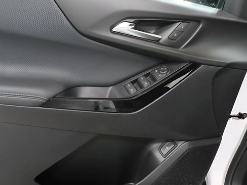 New 2026 Chevrolet Equinox LT w/ Convenience Package II FWD image 22