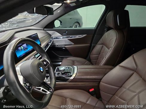 Used 2023 BMW 760i xDrive AWD/4WD image 27