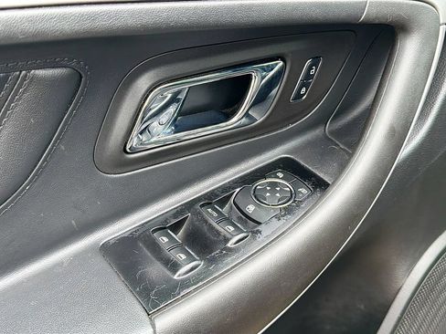 Used 2016 Ford Taurus SEL FWD image 19