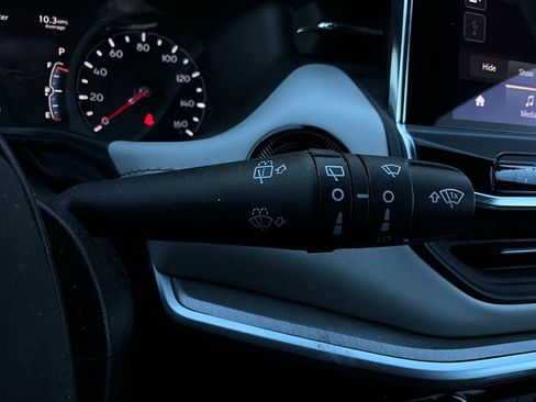 Used 2025 Jeep Compass Limited image 39