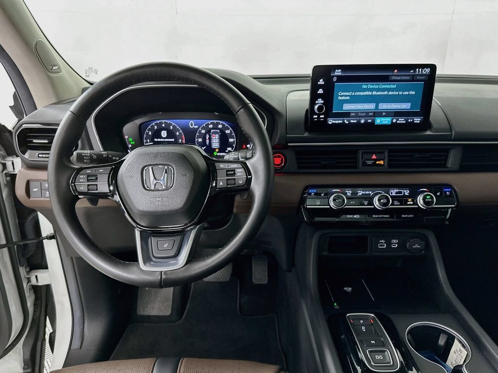 Certified 2025 Honda Pilot Elite image 19