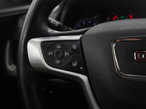 Used 2024 GMC Terrain SLT image 27