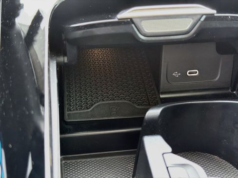 Used 2024 Mercedes-Benz C 300 Sedan image 31