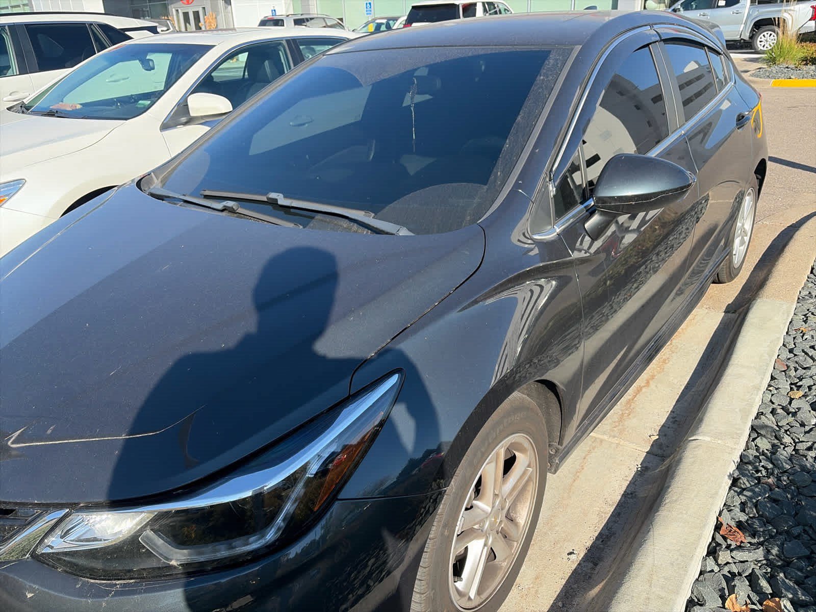 Used 2017 Chevrolet Cruze LT w/ Sun And Sound Package FWD image 3