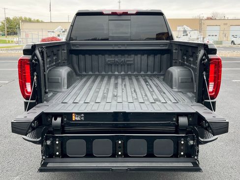 Used 2025 GMC Sierra 1500 AT4 w/ Technology Package image 13