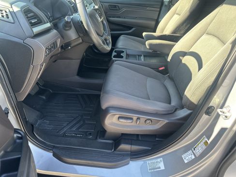 Used 2019 Honda Odyssey EX image 9