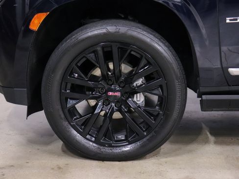 Used 2021 GMC Yukon XL Denali w/ Denali Ultimate Package image 9