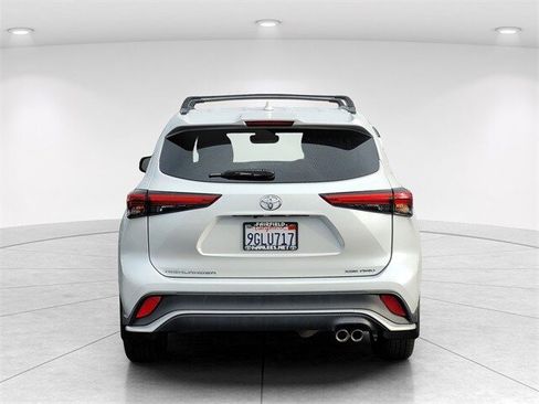 Used 2023 Toyota Highlander L image 5