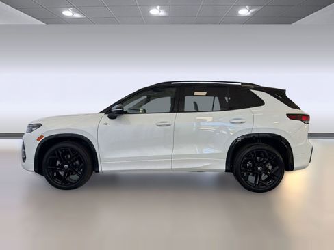 New 2026 Volkswagen Tiguan SE R-Line FWD image 2