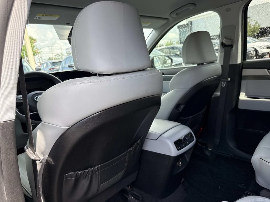 Used 2023 Hyundai Palisade SEL AWD/4WD image 13
