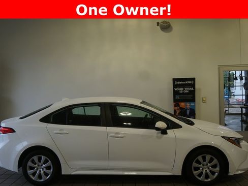 Used 2023 Toyota Corolla LE FWD image 2