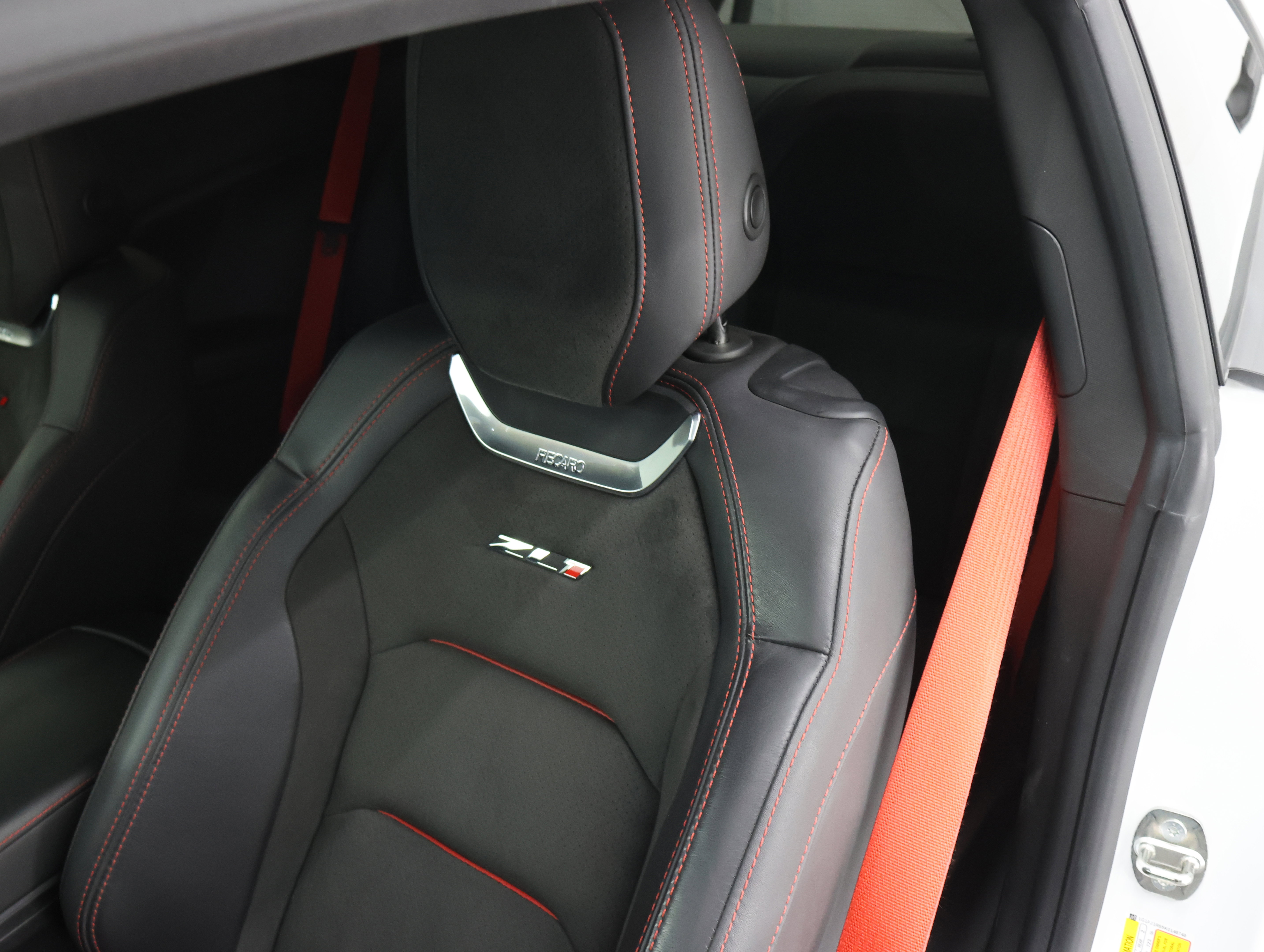 Used 2019 Chevrolet Camaro ZL1 RWD image 36