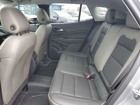 Used 2024 Chevrolet Trax ACTIV w/ Sunroof Package image 28