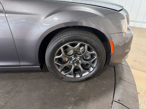 Used 2018 Chrysler 300 S AWD/4WD image 36