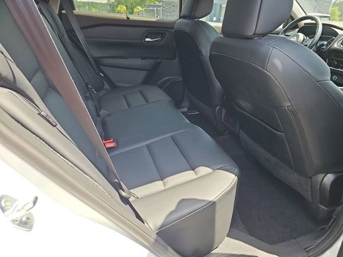 Used 2023 Nissan Rogue SV w/ SV Premium B Package FWD image 15