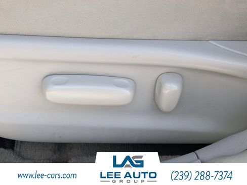 Used 2011 Toyota Camry LE image 15