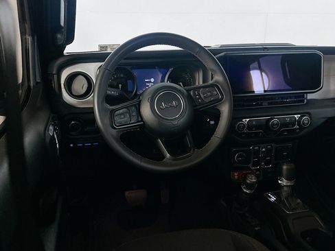 Used 2024 Jeep Wrangler Willys image 17