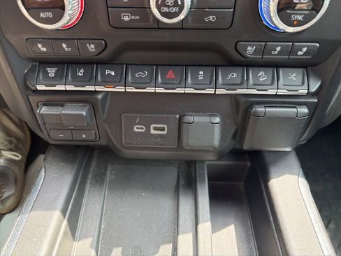 Used 2022 GMC Sierra 2500 AT4 w/ AT4 Premium Plus Package AWD/4WD image 43