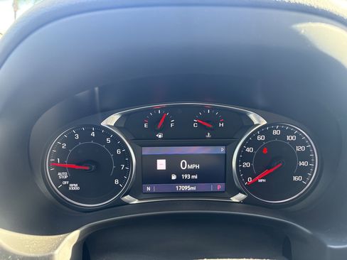 Used 2022 GMC Terrain SLE w/ Driver Convenience Package FWD image 11