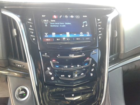 Used 2016 Cadillac Escalade Platinum image 21
