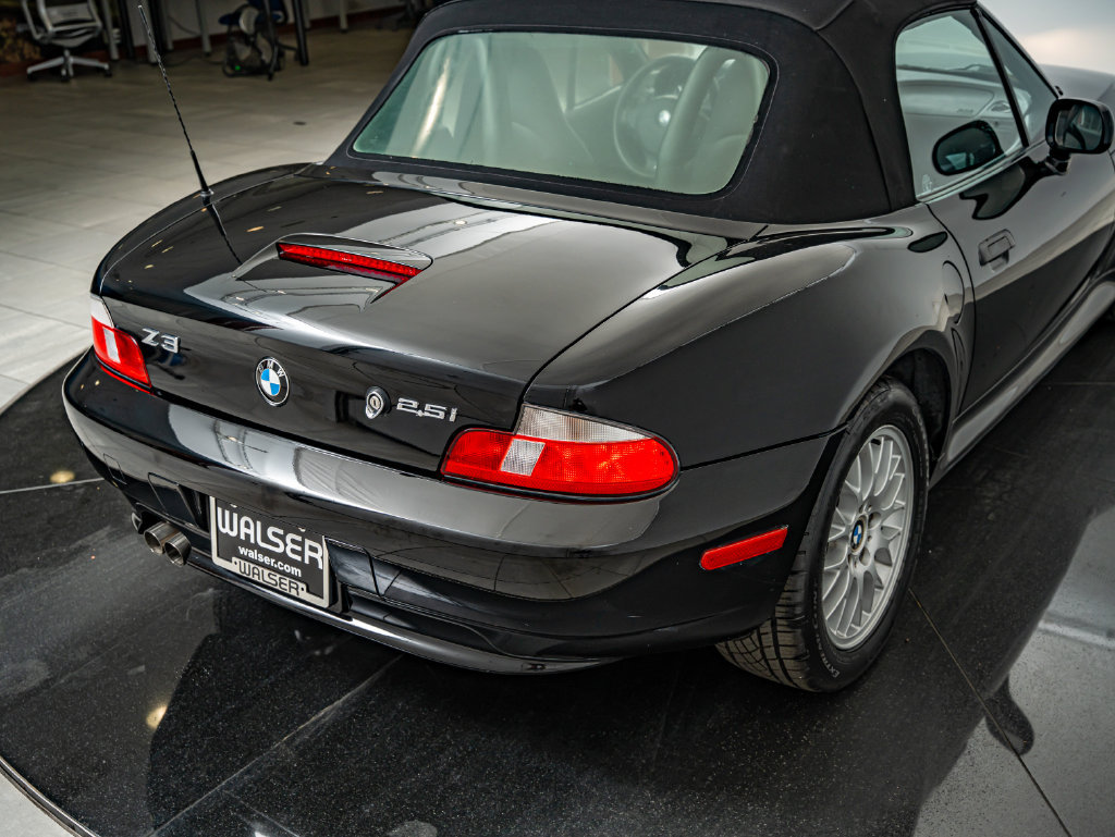 Used 2001 BMW Z3 2.5i RWD image 19