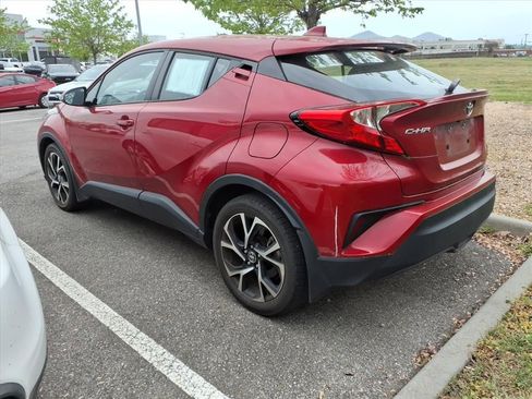 Certified 2021 Toyota C-HR XLE image 3