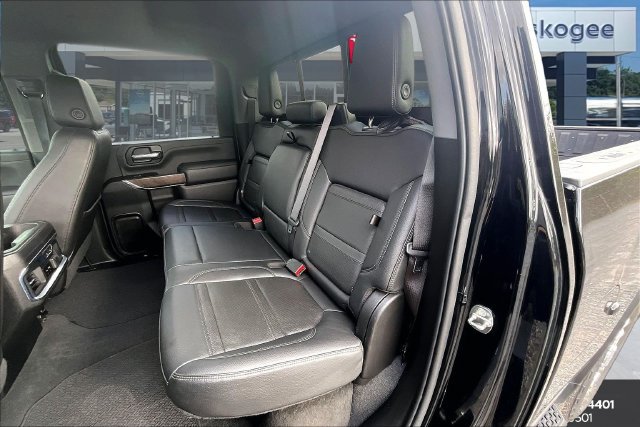 Used 2023 GMC Sierra 2500 Denali w/ Denali Ultimate Package AWD/4WD image 23