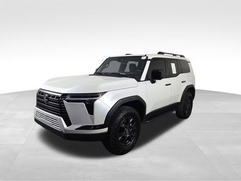 Used 2024 Lexus GX 550 AWD/4WD image 2