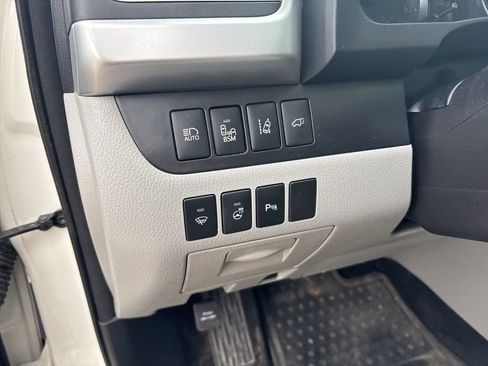 Used 2015 Toyota Highlander Limited Platinum image 16